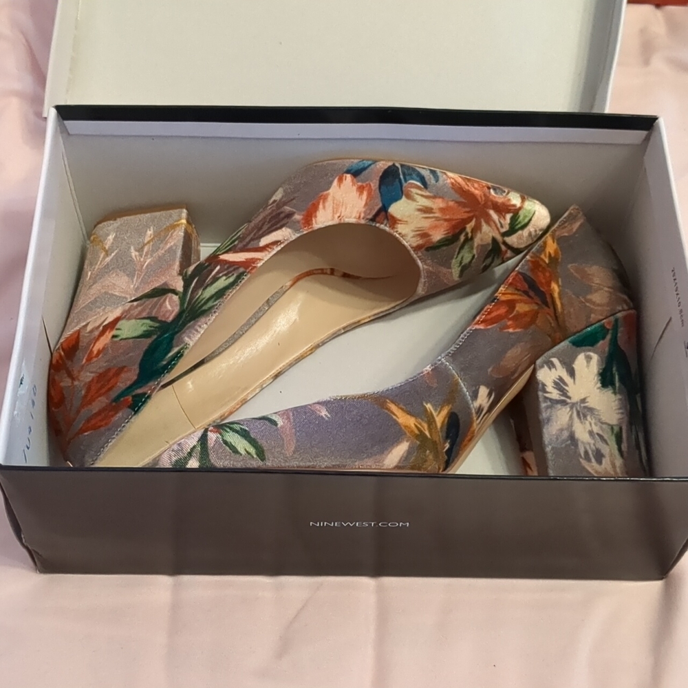 NINE WEST Floral Block Heels (size 8.5)